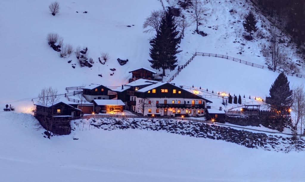 Lechnerhof Bed & Breakfast Lutago Exterior photo