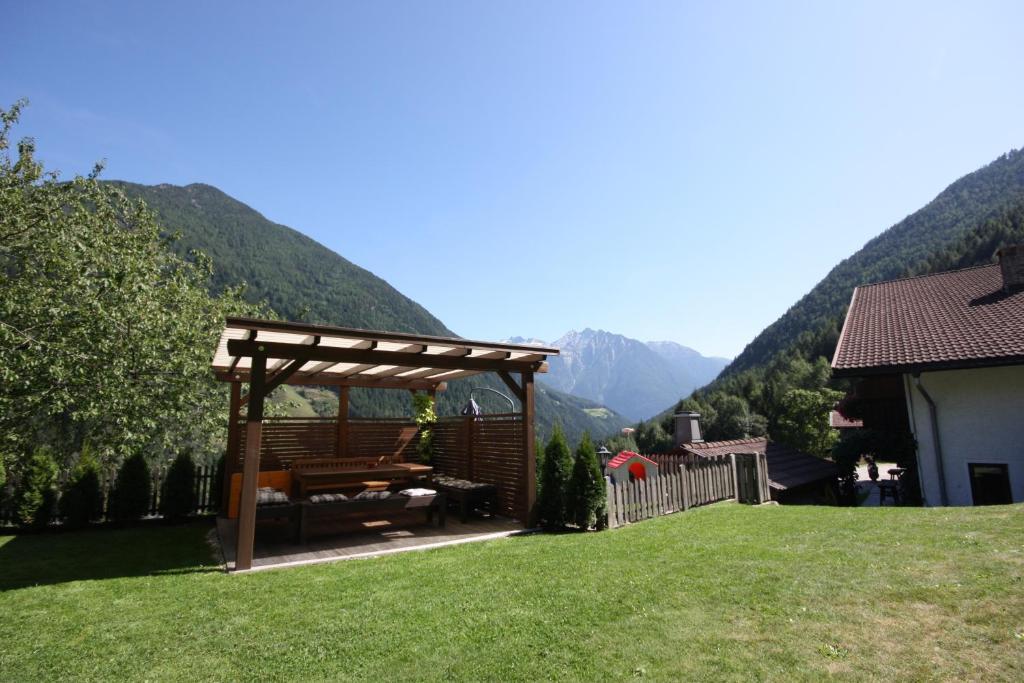 Lechnerhof Bed & Breakfast Lutago Exterior photo